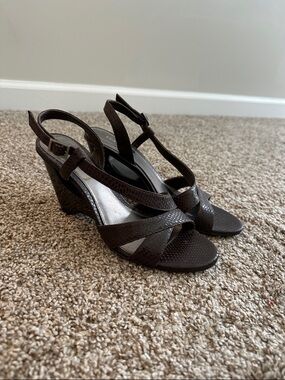 Women’s Kristin Davis Brown Wedge Snakes Skin Sandals - Textured Slingback